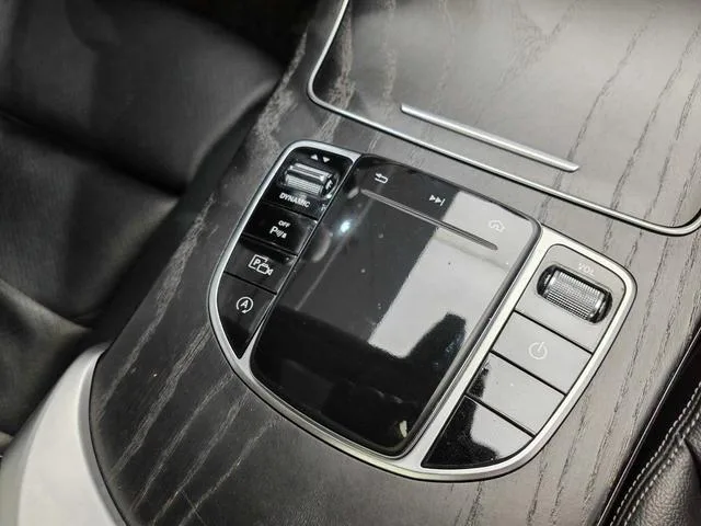 Mercedes-Benz C-Class 2021 C 260 L Sports version interior photo 16