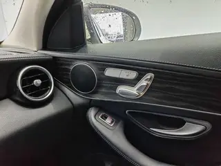 Mercedes-Benz C-Class 2021 C 260 L Sports version interior photo 17