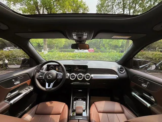 Mercedes-Benz GLB 2020 GLB 200 Fashionable interior photo 13 Mercedes-Benz GLB 2020 GLB 200 Fashionable interior photo 13