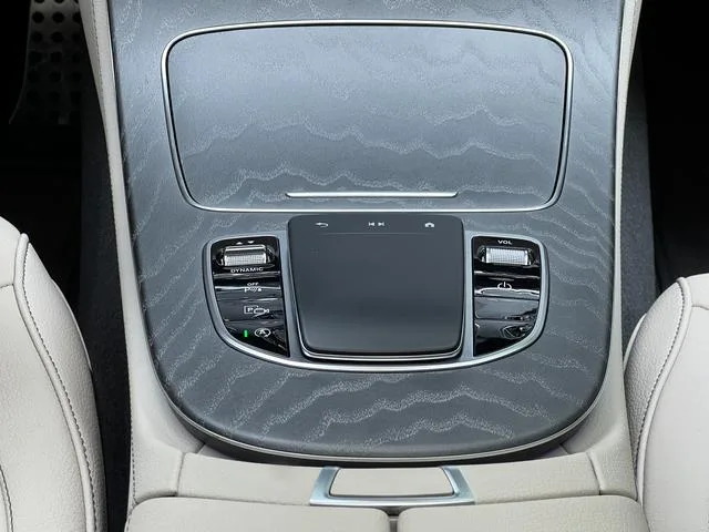 Mercedes-Benz CLS 2023 CLS 300 Luxury type interior photo 15 Mercedes-Benz CLS 2023 CLS 300 Luxury type interior photo 15