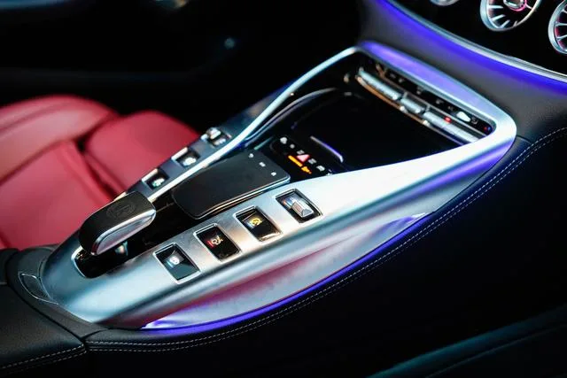 Mercedes-Benz AMG GT 2022 AMG GT 50 4MATIC Coche deportivo de cuatro puertas interior foto 6