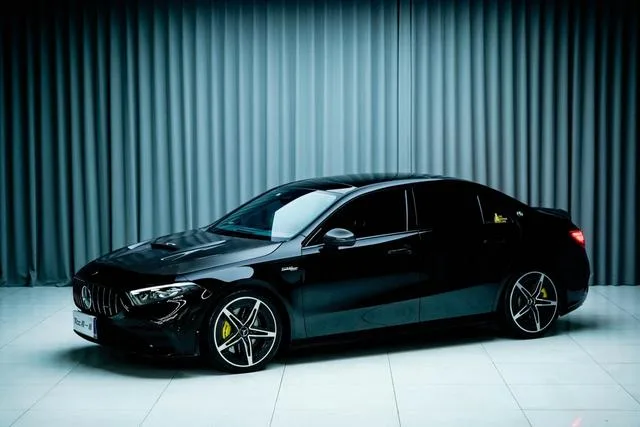 Mercedes-Benz A-Class AMG 2024 AMG A 35 L 4MATIC exterior foto 2