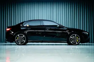 Mercedes-Benz A-Class AMG 2024 AMG A 35 L 4MATIC exterior foto 5
