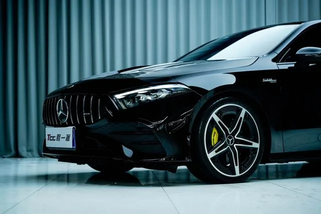 Mercedes-Benz A-Class AMG 2024 AMG A 35 L 4MATIC interior foto 16
