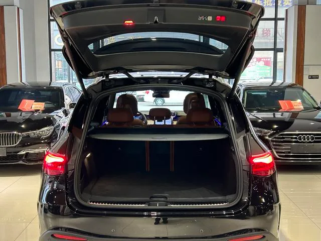 Mercedes-Benz GLC 2024 GLC 300 L 4MATIC Dynamic 5 seat interior photo 13 Mercedes-Benz GLC 2024 GLC 300 L 4MATIC Dynamic 5 seat interior photo 13