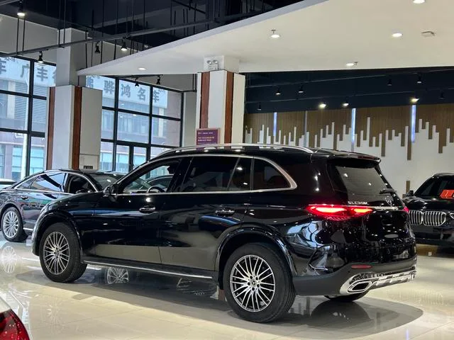 Mercedes-Benz GLC 2024 GLC 300 L 4MATIC Dynamic 5 seat interior photo 14 Mercedes-Benz GLC 2024 GLC 300 L 4MATIC Dynamic 5 seat interior photo 14