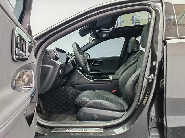 Mercedes-Benz C-Class 2023 C 260 L Edición deportiva Haoye interior foto 11 Mercedes-Benz C-Class 2023 C 260 L Edición deportiva Haoye interior foto 11