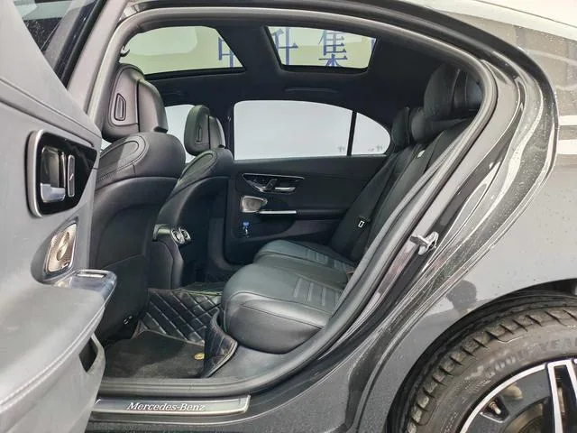 Mercedes-Benz C-Class 2023 C 260 L Edición deportiva Haoye interior foto 12 Mercedes-Benz C-Class 2023 C 260 L Edición deportiva Haoye interior foto 12