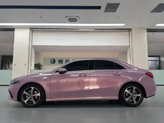 Mercedes-Benz A-Class 2023 A 200 L Edición de moda de coche deportivo exterior foto 4