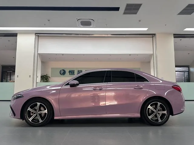 Mercedes-Benz A-Class 2023 A 200 L Edición de moda de coche deportivo exterior foto 4