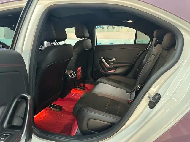Mercedes-Benz A-Class 2023 A 200 L Edición de moda de coche deportivo interior foto 11