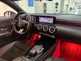 Mercedes-Benz A-Class 2023 A 200 L Edición de moda de coche deportivo interior foto 14