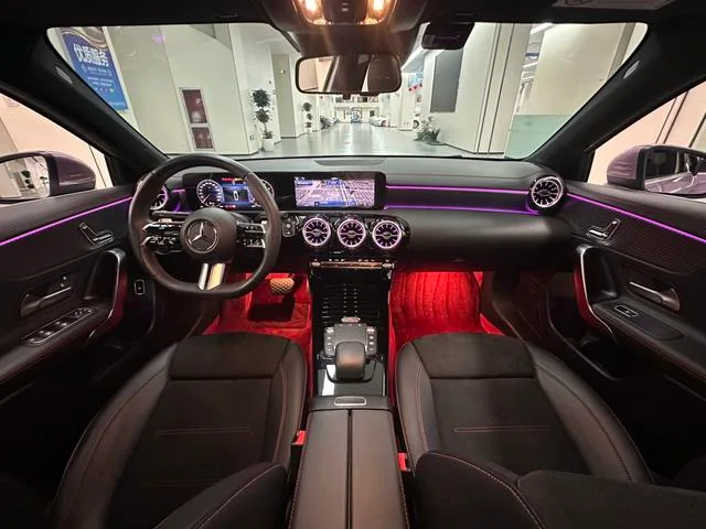 Mercedes-Benz A-Class 2023 A 200 L Edición de moda de coche deportivo interior foto 15