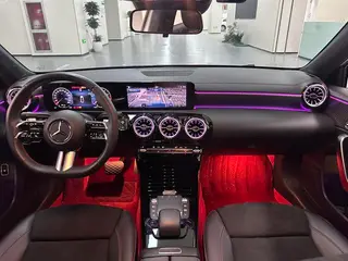 Mercedes-Benz A-Class 2023 A 200 L Edición de moda de coche deportivo interior foto 16