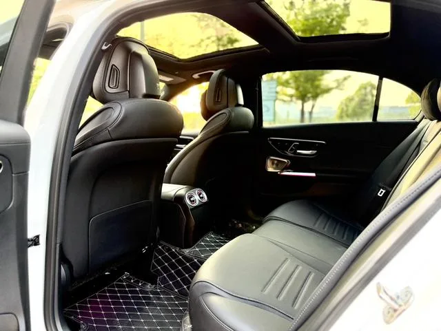 Mercedes-Benz C-Class 2024 C 260 L Edición deportiva Haoye exterior foto 5 Mercedes-Benz C-Class 2024 C 260 L Edición deportiva Haoye exterior foto 5