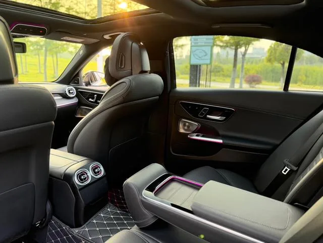 Mercedes-Benz C-Class 2024 C 260 L Edición deportiva Haoye interior foto 11 Mercedes-Benz C-Class 2024 C 260 L Edición deportiva Haoye interior foto 11