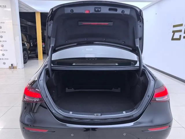 Mercedes-Benz E-Class 2021 E 260 L Passenger car interior photo 10