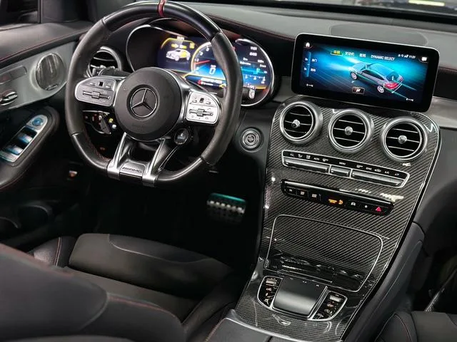Mercedes-Benz Mercedes-AMG GLC Coupe 2020 AMG GLC 43 4MATIC coupe SUV interior photo 11 Mercedes-Benz Mercedes-AMG GLC Coupe 2020 AMG GLC 43 4MATIC coupe SUV interior photo 11