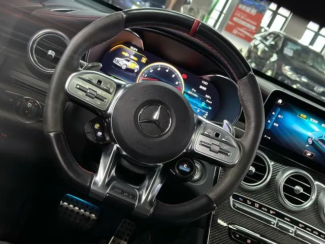 Mercedes-Benz Mercedes-AMG GLC Coupe 2020 AMG GLC 43 4MATIC coupe SUV interior photo 12 Mercedes-Benz Mercedes-AMG GLC Coupe 2020 AMG GLC 43 4MATIC coupe SUV interior photo 12