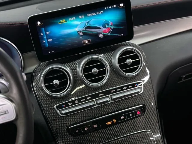 Mercedes-Benz Mercedes-AMG GLC Coupe 2020 AMG GLC 43 4MATIC coupe SUV interior photo 13 Mercedes-Benz Mercedes-AMG GLC Coupe 2020 AMG GLC 43 4MATIC coupe SUV interior photo 13