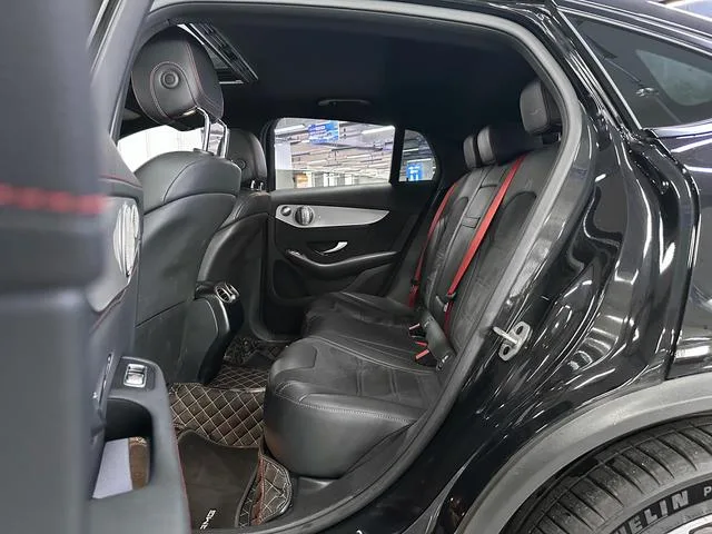 Mercedes-Benz Mercedes-AMG GLC Coupe 2020 AMG GLC 43 4MATIC coupe SUV interior photo 20 Mercedes-Benz Mercedes-AMG GLC Coupe 2020 AMG GLC 43 4MATIC coupe SUV interior photo 20