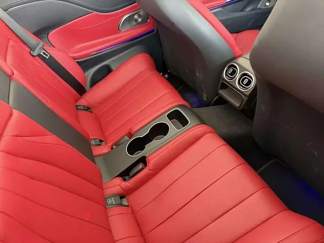 Mercedes-Benz CLE 2024 CLE 300 4MATIC Coupé cabriolet intérieur photo 11 Mercedes-Benz CLE 2024 CLE 300 4MATIC Coupé cabriolet intérieur photo 11
