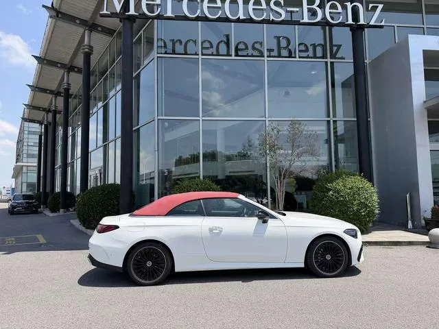 Mercedes-Benz CLE 2024 CLE 300 4MATIC Coupé cabriolet intérieur photo 19 Mercedes-Benz CLE 2024 CLE 300 4MATIC Coupé cabriolet intérieur photo 19