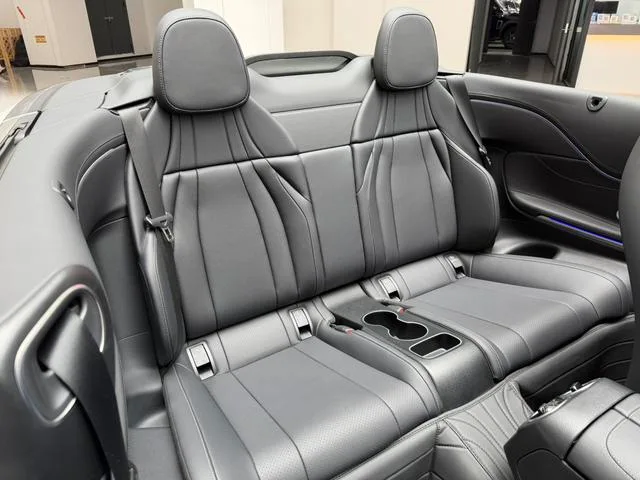 Mercedes-Benz CLE 2025 CLE 260 Convertible Coupe interior photo 18 Mercedes-Benz CLE 2025 CLE 260 Convertible Coupe interior photo 18