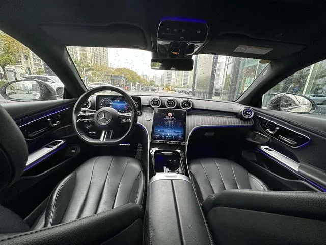 Mercedes-Benz CLE 2024 CLE 300 4MATIC Coupé dynamique intérieur photo 11 Mercedes-Benz CLE 2024 CLE 300 4MATIC Coupé dynamique intérieur photo 11