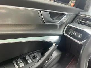 Audi A6L 2023 Reforma 45 TFSI Elegante y elegante interior foto 11 Audi A6L 2023 Reforma 45 TFSI Elegante y elegante interior foto 11