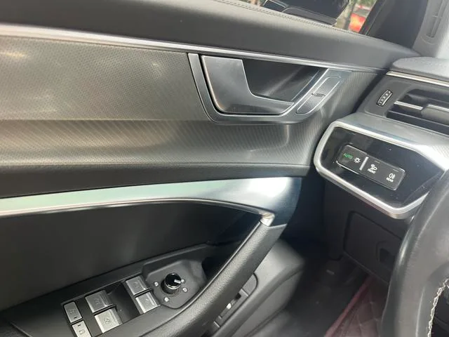 Audi A6L 2023 Reforma 45 TFSI Elegante y elegante interior foto 11 Audi A6L 2023 Reforma 45 TFSI Elegante y elegante interior foto 11