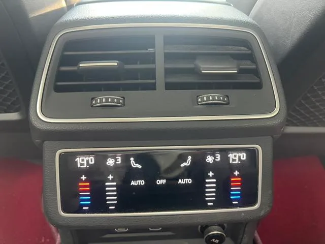 Audi A6L 2023 Reforma 45 TFSI Elegante y elegante interior foto 13 Audi A6L 2023 Reforma 45 TFSI Elegante y elegante interior foto 13