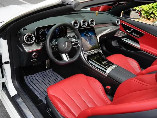 Mercedes-Benz CLE 2024 CLE 300 4MATIC Convertible Coupe interior photo 12 Mercedes-Benz CLE 2024 CLE 300 4MATIC Convertible Coupe interior photo 12