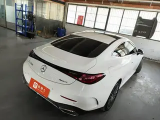 Mercedes-Benz CLE 2025 CLE 300 4MATIC Coupé dynamique extérieur photo 3 Mercedes-Benz CLE 2025 CLE 300 4MATIC Coupé dynamique extérieur photo 3