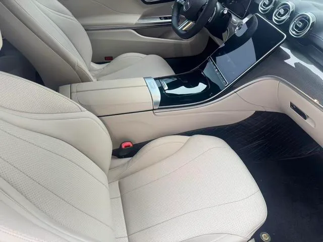 Mercedes-Benz CLE 2025 CLE 300 4MATIC Coupé dynamique intérieur photo 9 Mercedes-Benz CLE 2025 CLE 300 4MATIC Coupé dynamique intérieur photo 9