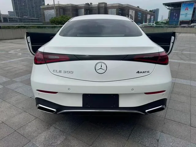 Mercedes-Benz CLE 2024 CLE 300 4MATIC Dynamic coupe interior photo 10 Mercedes-Benz CLE 2024 CLE 300 4MATIC Dynamic coupe interior photo 10