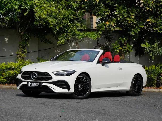 Mercedes-Benz CLE 2024 CLE 300 4MATIC Coupé convertible exterior foto 1 Mercedes-Benz CLE 2024 CLE 300 4MATIC Coupé convertible exterior foto 1