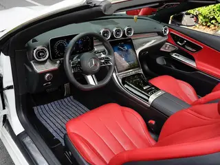 Mercedes-Benz CLE 2024 CLE 300 4MATIC Coupé convertible interior foto 12 Mercedes-Benz CLE 2024 CLE 300 4MATIC Coupé convertible interior foto 12