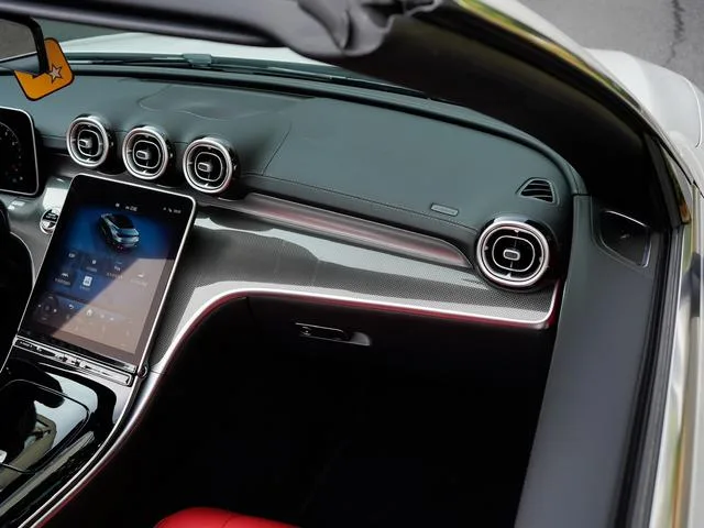 Mercedes-Benz CLE 2024 CLE 300 4MATIC Coupé convertible interior foto 17 Mercedes-Benz CLE 2024 CLE 300 4MATIC Coupé convertible interior foto 17