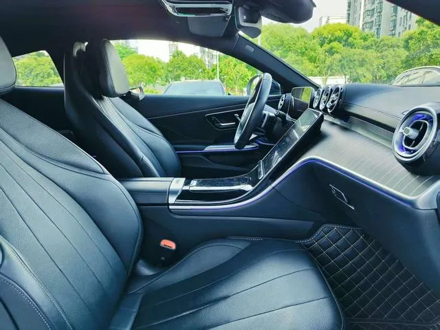 Mercedes-Benz CLE 2024 CLE 300 4MATIC Luxury coupe interior photo 16 Mercedes-Benz CLE 2024 CLE 300 4MATIC Luxury coupe interior photo 16