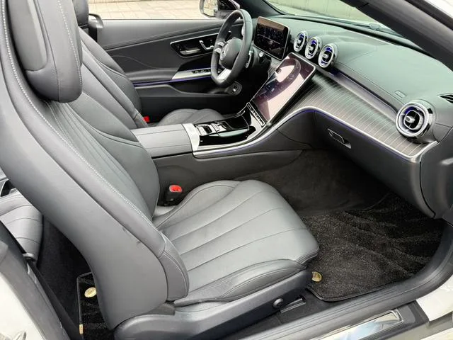 Mercedes-Benz CLE 2024 CLE 300 4MATIC Convertible Coupe interior photo 12 Mercedes-Benz CLE 2024 CLE 300 4MATIC Convertible Coupe interior photo 12