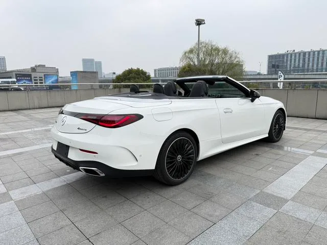 Mercedes-Benz CLE 2024 CLE 300 4MATIC Convertible Coupe interior photo 17 Mercedes-Benz CLE 2024 CLE 300 4MATIC Convertible Coupe interior photo 17
