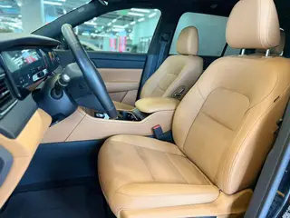 Li Auto ONE 2021 extended range 6 Seat plate exterior photo 2 Li Auto ONE 2021 extended range 6 Seat plate exterior photo 2