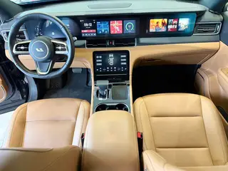 Li Auto ONE 2021 extended range 6 Seat plate interior photo 8 Li Auto ONE 2021 extended range 6 Seat plate interior photo 8