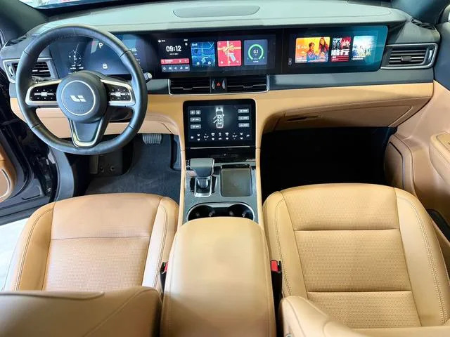 Li Auto ONE 2021 extended range 6 Seat plate interior photo 8 Li Auto ONE 2021 extended range 6 Seat plate interior photo 8