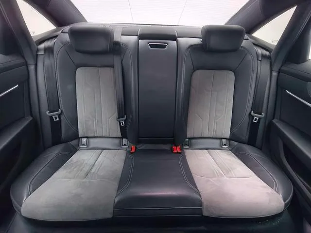 Audi A6L 2022 40 TFSI Deluxe Dynamic interior photo 15 Audi A6L 2022 40 TFSI Deluxe Dynamic interior photo 15