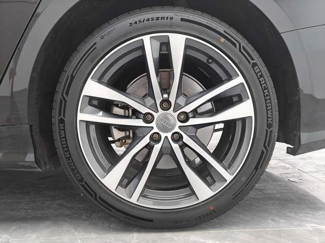 Audi A6L 2022 40 TFSI Deluxe Dynamic interior photo 16 Audi A6L 2022 40 TFSI Deluxe Dynamic interior photo 16