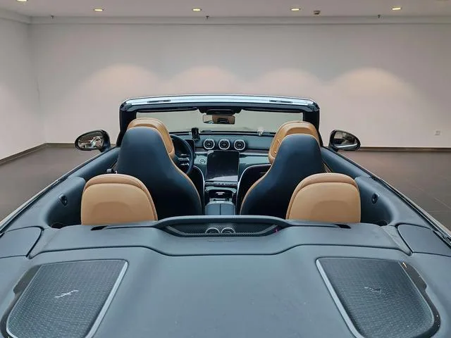 Mercedes-Benz CLE 2025 CLE 260 Coupé cabriolet intérieur photo 15 Mercedes-Benz CLE 2025 CLE 260 Coupé cabriolet intérieur photo 15