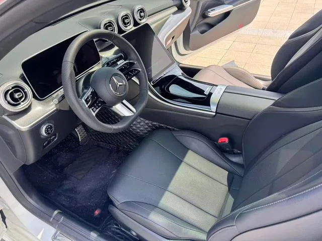 Mercedes-Benz CLE 2024 CLE 260 Coupe interior photo 12 Mercedes-Benz CLE 2024 CLE 260 Coupe interior photo 12