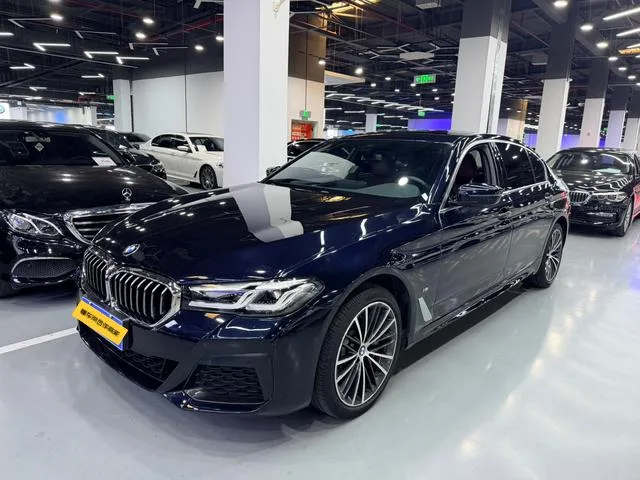 BMW 5 Series 2022 Restyling 530Li Leading Type M Sports suit exterior photo 1 BMW 5 Series 2022 Restyling 530Li Leading Type M Sports suit exterior photo 1